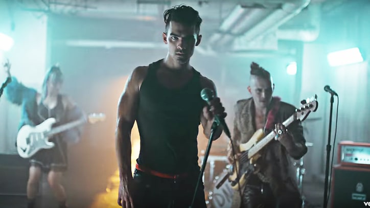 Watch DNCE Have Elevator Sex in NSFW 'Body Moves' Video