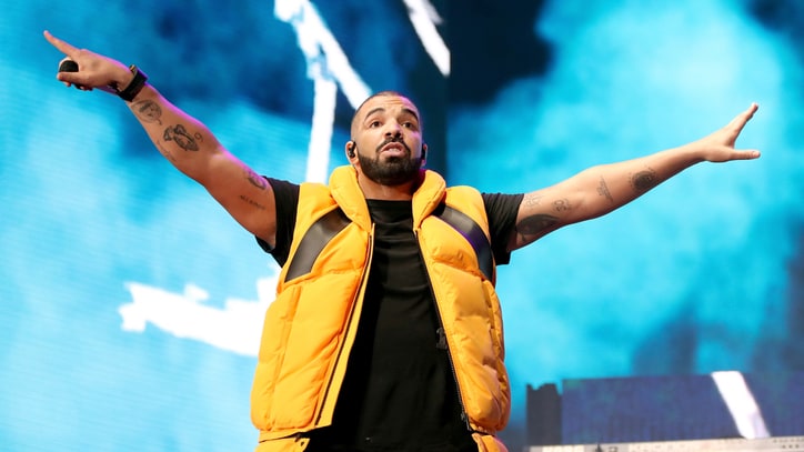 Hear Drake's Simmering New Song 'Signs'
