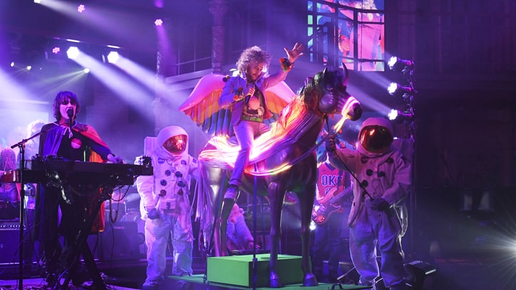 See Flaming Lips' Trippy 'There Should Be Unicorns' on 'Colbert'