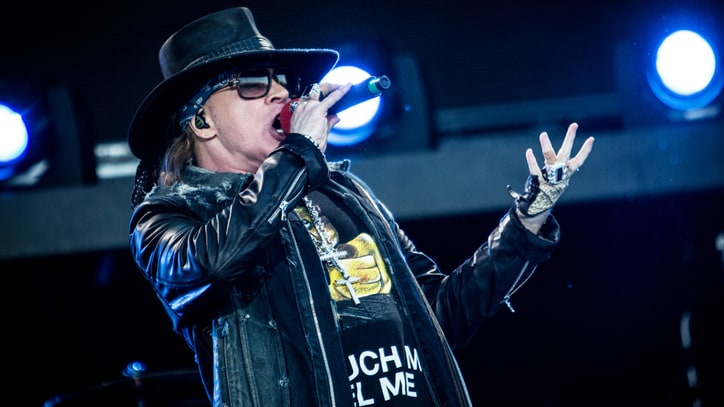 Guns N' Roses Play 'Catcher in the Rye' With Slash, Duff McKagan for First Time