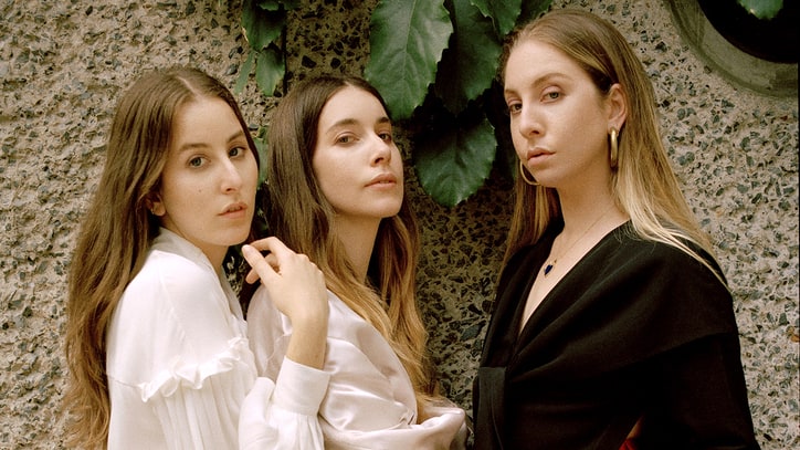 Review: Haim Deepen Ties to Soul Music and Eighties Soft-Rock on Long-Awaited Second LP