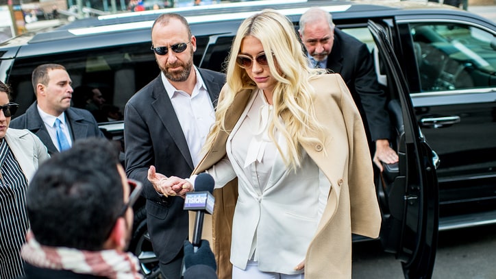 Kesha Drops California Suit Against Dr. Luke, Proceeds in New York
