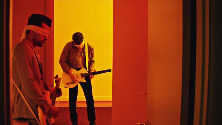 Watch Mysterious Cheerleaders in Kings of Leon's 'Waste a Moment' Video