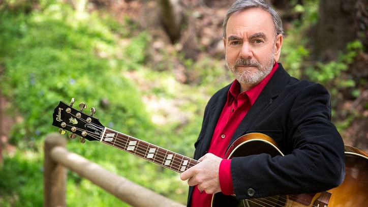 Neil Diamond Preps Folk-Inspired 'Acoustic Christmas' Album