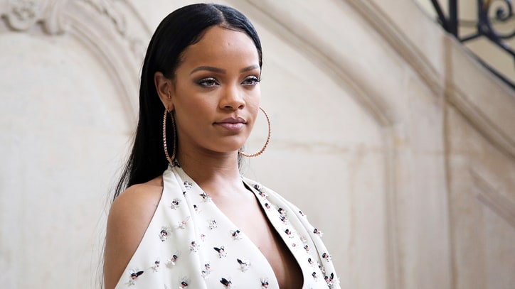 Rihanna Named Harvard University's Humanitarian of the Year