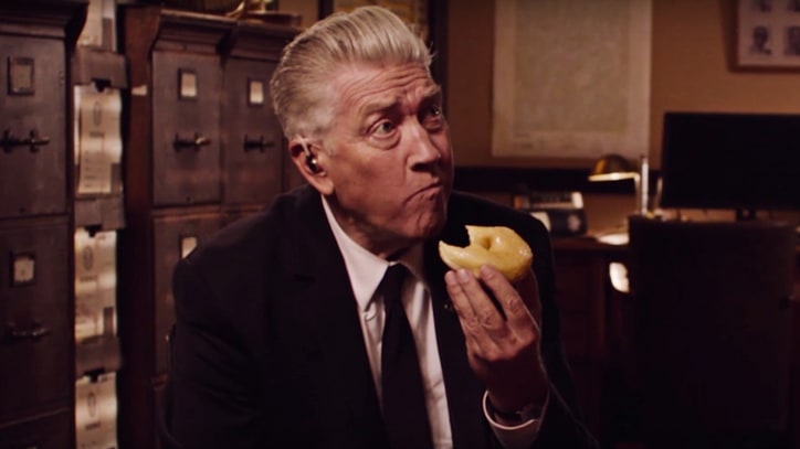 See David Lynch Eat Doughnut as FBI Bureau Chief in 'Twin Peaks' Tease