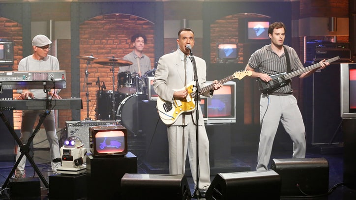 See Fred Armisen, Bill Hader Debut Talking Heads Parody Band