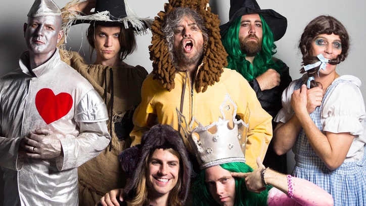 Review: Flaming Lips Make a Miley-Assisted Rock Opera on 'Oczy Mlody'