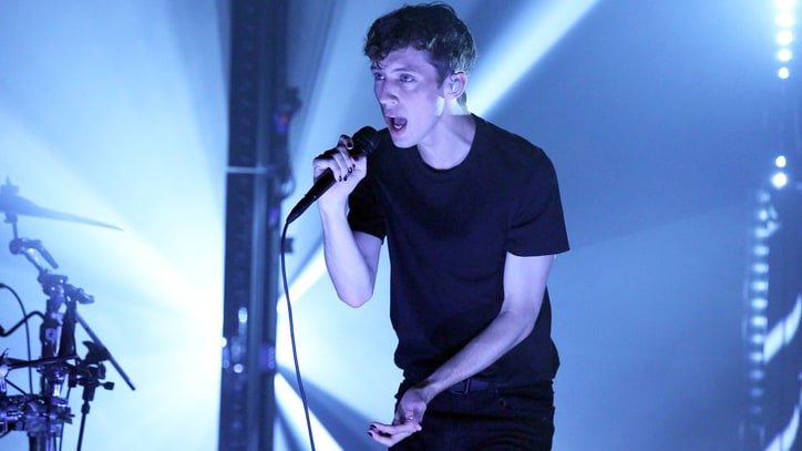 Watch Troye Sivan Go 'Wild' During 'Fallon' Performance