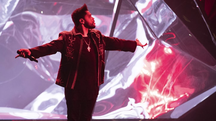 Watch the Weeknd's Icy 'Starboy' Performance at the AMAs