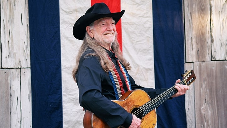 Review: Willie Nelson Stares Down Mortality on Most Moving LP in Years
