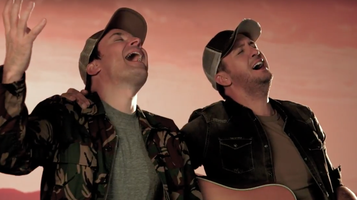 See Luke Bryan, Jimmy Fallon Sing About Gyros on 'Tonight Show'