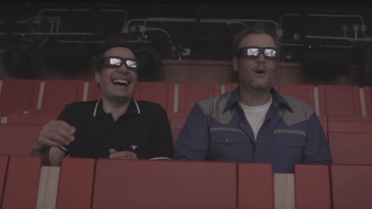 See Blake Shelton Tour Jimmy Fallon's New Theme Park Ride