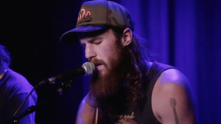See Alex Williams' Defiant Acoustic 'Pay No Mind'