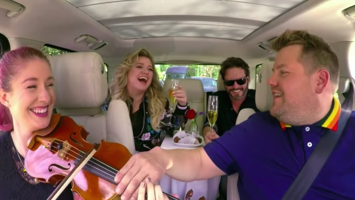 'Carpool Karaoke': See Kelly Clarkson Belt Hits, Rekindle Romance