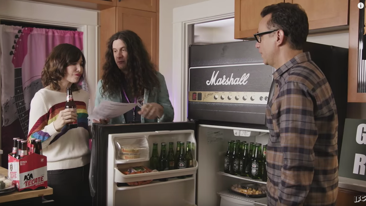 Watch Kurt Vile Play Carrie Brownstein's Home Roadie on 'Portlandia'