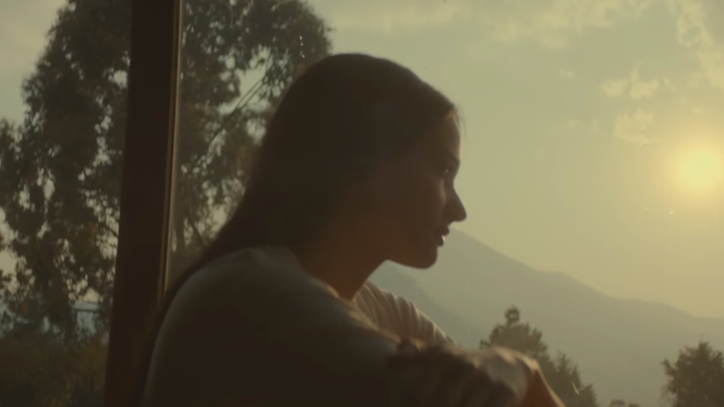 See Kacey Musgraves' Dreamlike 'Space Cowboy' Video