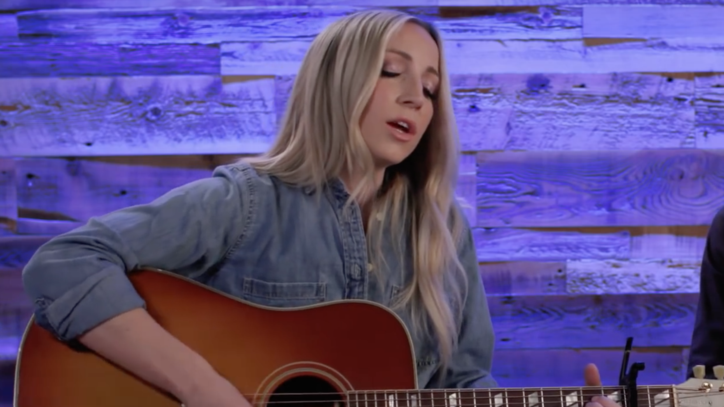 See Ashley Monroe's Sublime Take on George Jones' 'Bartender's Blues'