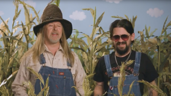 See Shooter Jennings Tell Jokes With Jerry Cantrell, Perform 'Rhinestone Eyes'