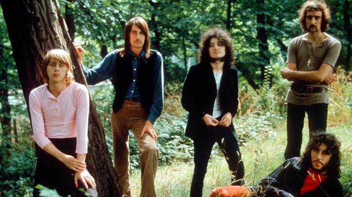 Former Fleetwood Mac Guitarist Danny Kirwan Dead at 68