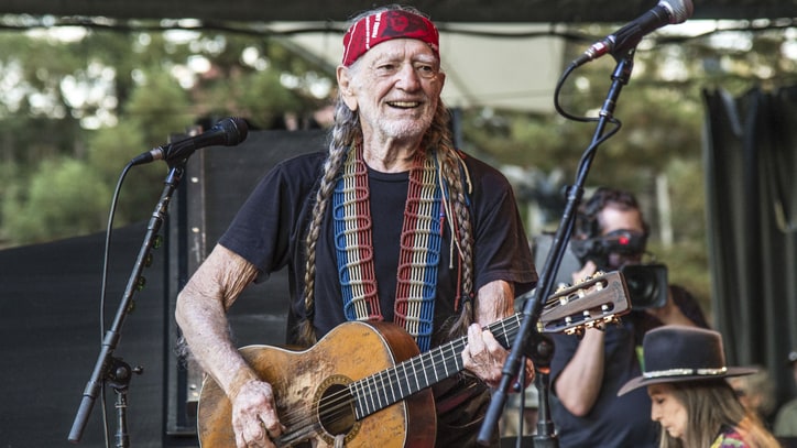 Hear Willie Nelson's Breezy New Song 'Ready to Roar'