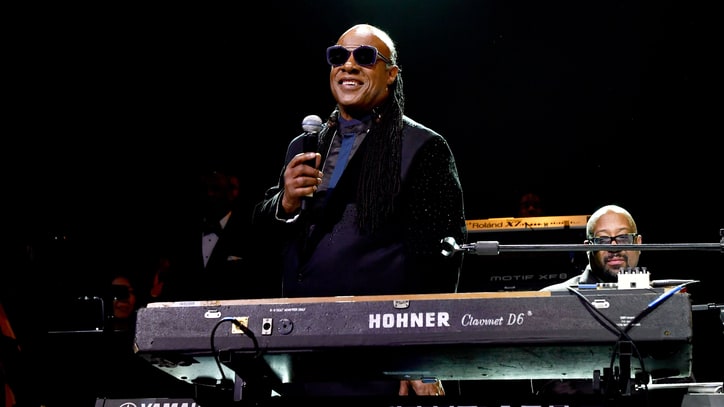 Watch Stevie Wonder Join Man Singing 'Superstition' in Hotel Lobby
