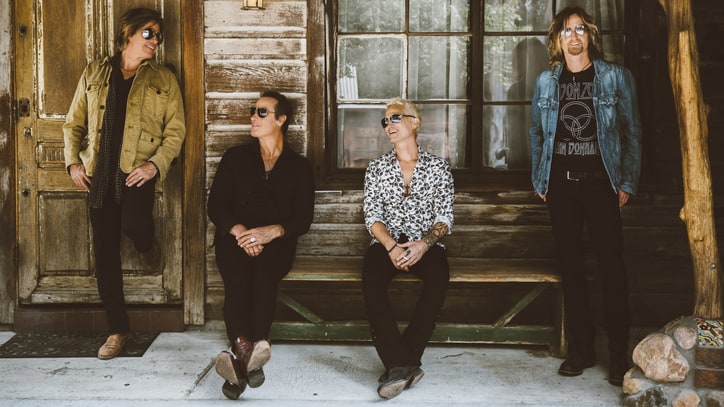 Stone Temple Pilots Preview New LP With Roaring 'Roll Me Under'