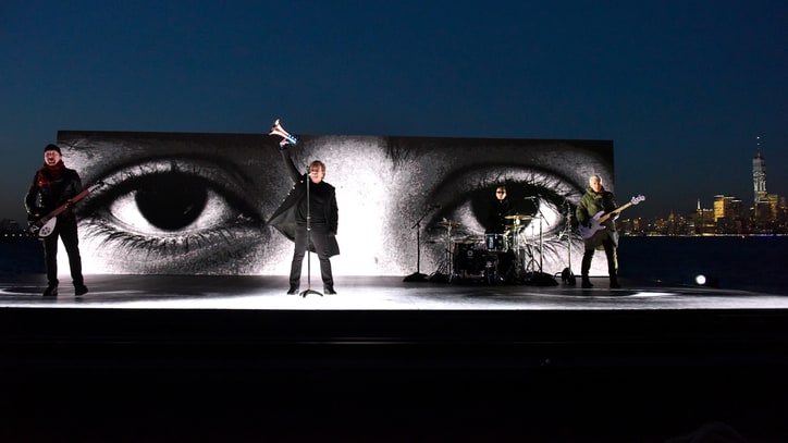 Grammys 2018: Watch U2 Perform in Front of Statue of Liberty