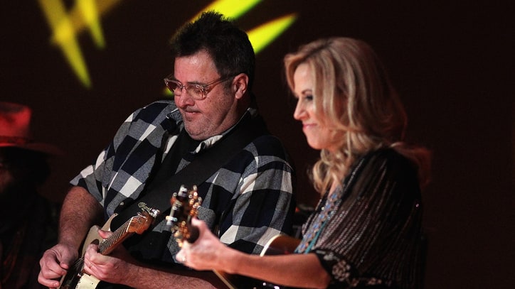 See Sheryl Crow, Vince Gill Honor Emmylou Harris With 'Bottles of Wine'