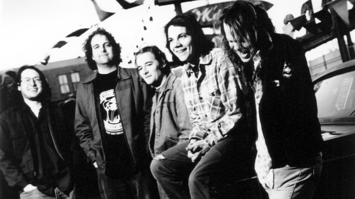 Wilco Detail Deluxe Reissues of First Two LPs, 'A.M.,' 'Being There'