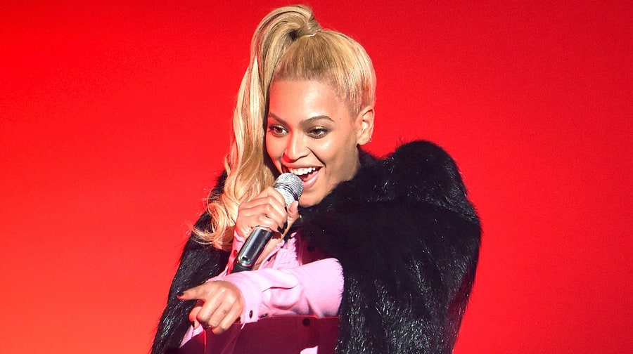 Beyonce Performs at Blue Ivy's Elementary School Benefit