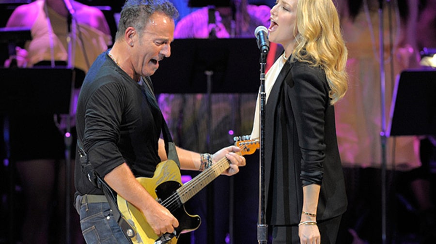 Bruce Springsteen and Kate Hudson