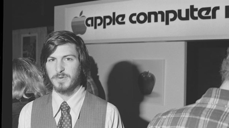 1977: Apple II Raises the Bar