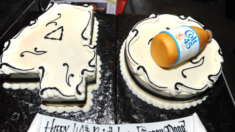 Snoop's 40 Cake