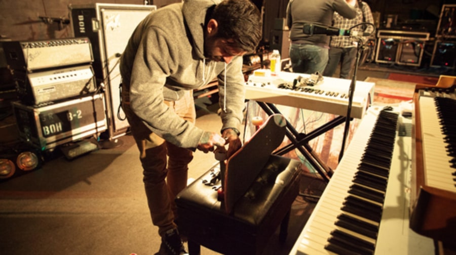 Ape No Want to Make Guitar Tech Snider Mad