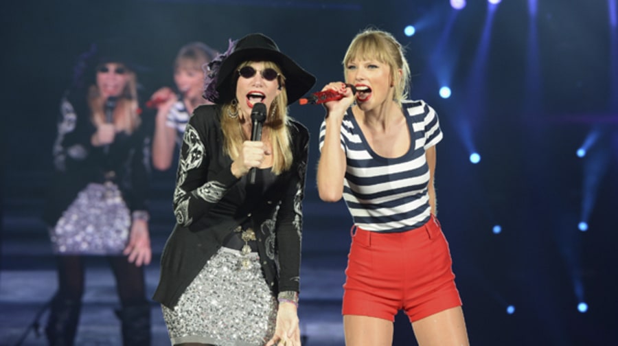 Taylor Swift and Carly Simon