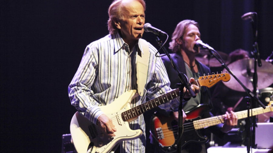 Al Jardine (71)