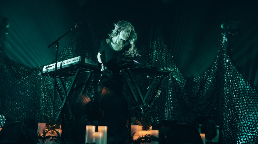 Best Rihanna Impression: Grimes