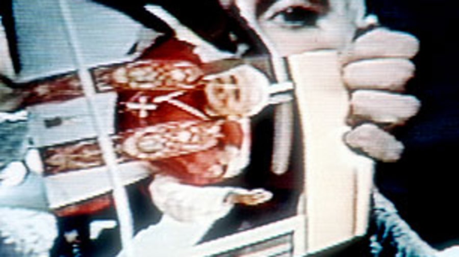 Sinead O'Connor Tears Up A Photo Of The Pope On Live TV
