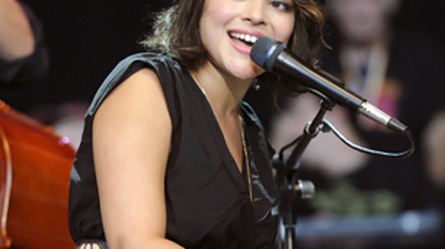 Norah Jones, <em>Little Broken Hearts</em>