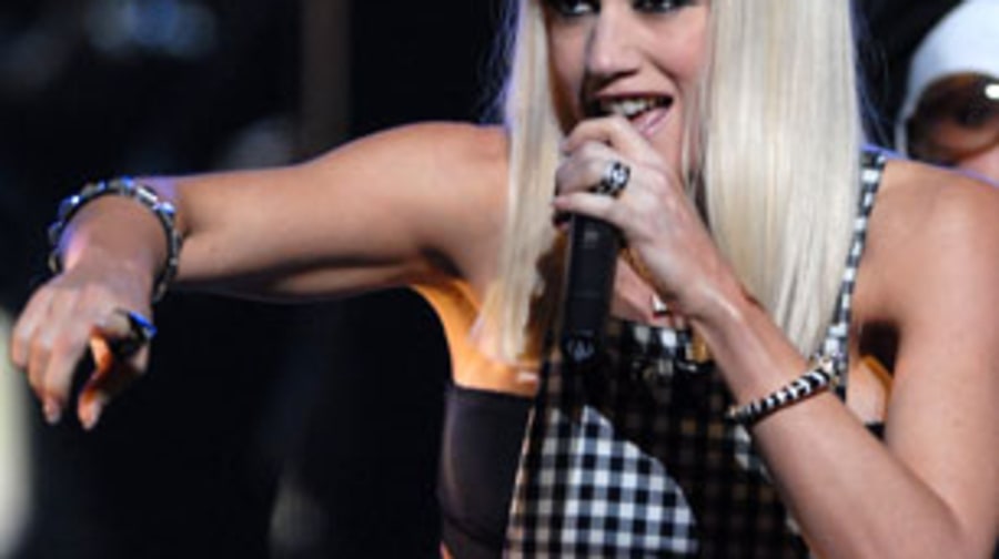 2006 Gwen Stefani yodels