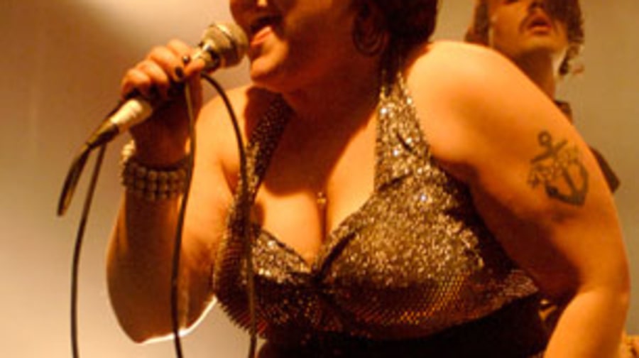 2006 The Gossip take a stand