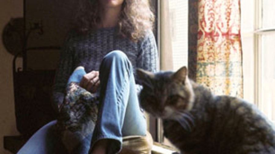 1971 Carole King's 'Tapestry' defines the singer-songwriter movement