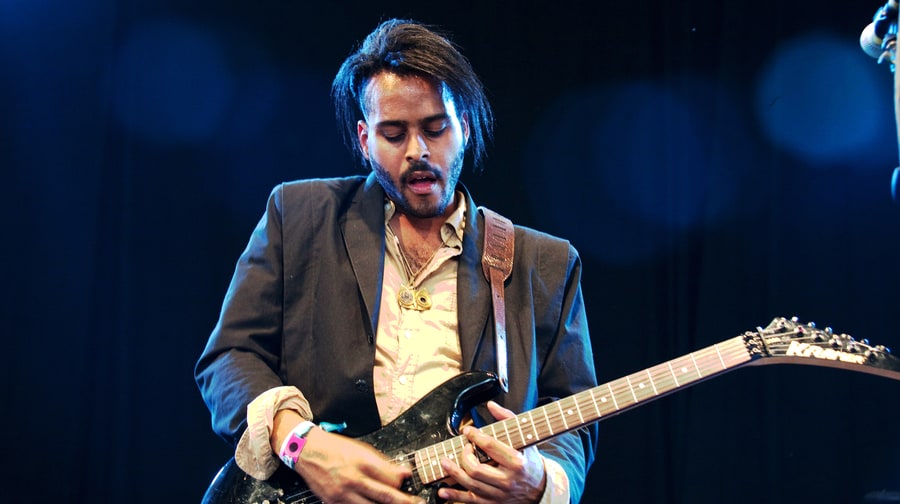Twin Shadow,