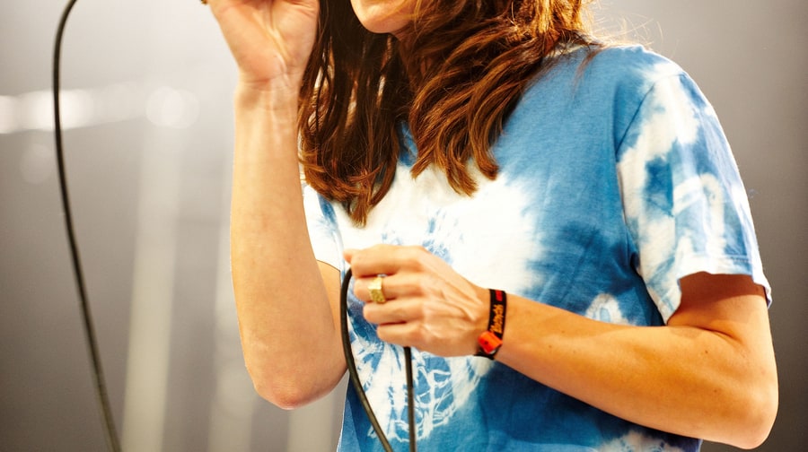 Eleanor Friedberger, “Stare at the Sun”
