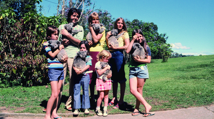 Paul McCartney and Family (Brisbane, 1975)