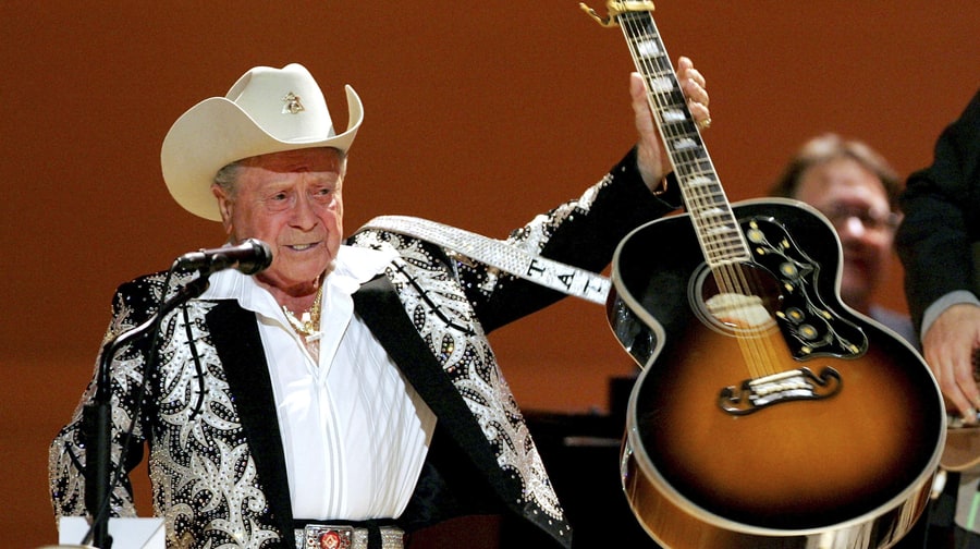 2015 In Memoriam: Country Stars We Lost This Year