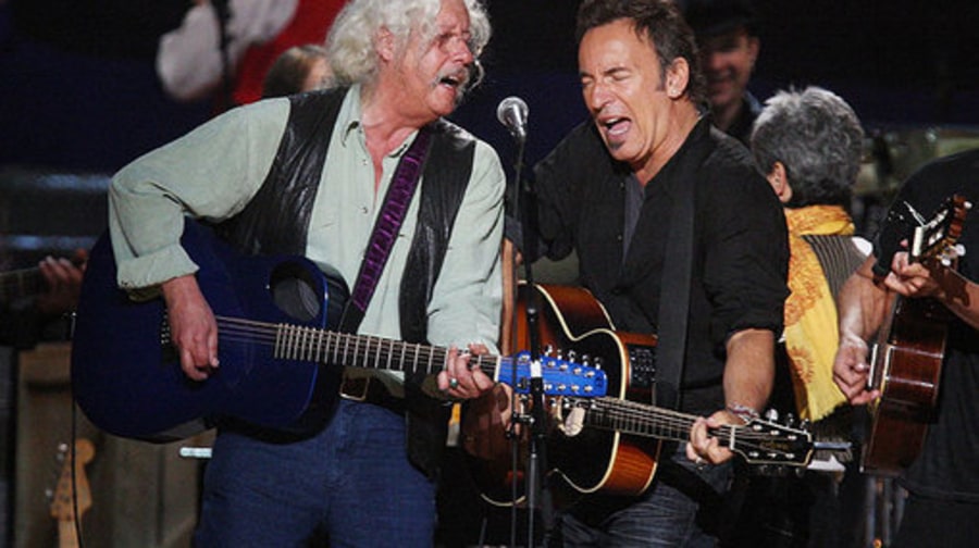 Celebrating Seeger: Springsteen, Matthews, Mellencamp and More Sing Along to Pete's Songs in NYC