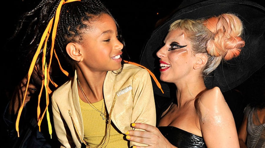 Photos: Backstage and in the Crowd at the 2011 Grammy Awards