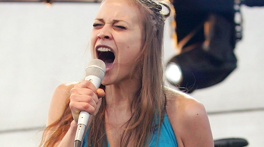 Fiona Apple's Bad, Bad Girl Moments
